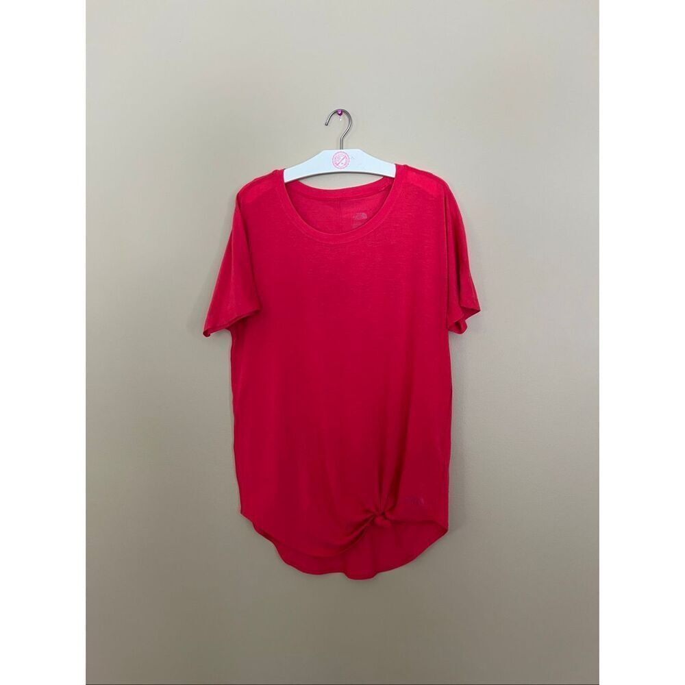 The North Face T-Shirt Woman’s Size Medium-Bally